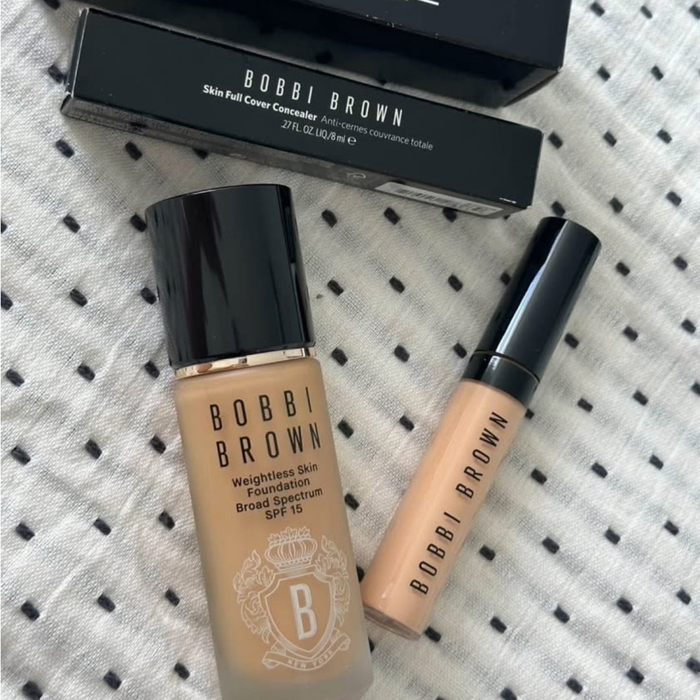 Bobbi Brown weightless foundation +Cover Concealer - Tan